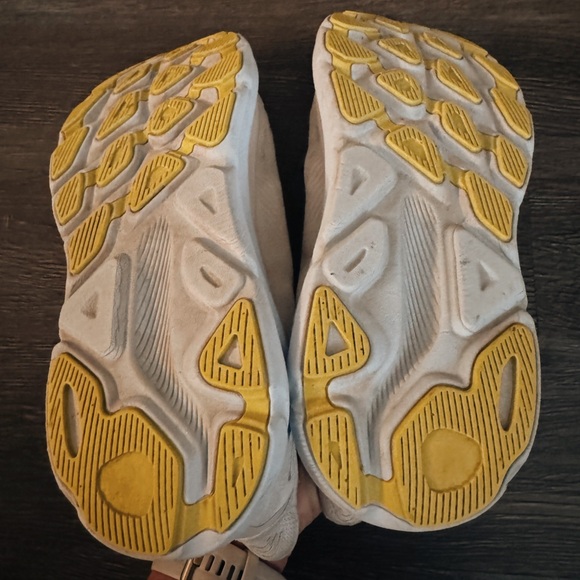 HOKA CLIFTON 9 EUC - Picture 3 of 8